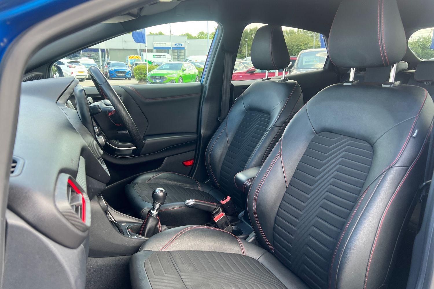 Ford PUMA Photo 18