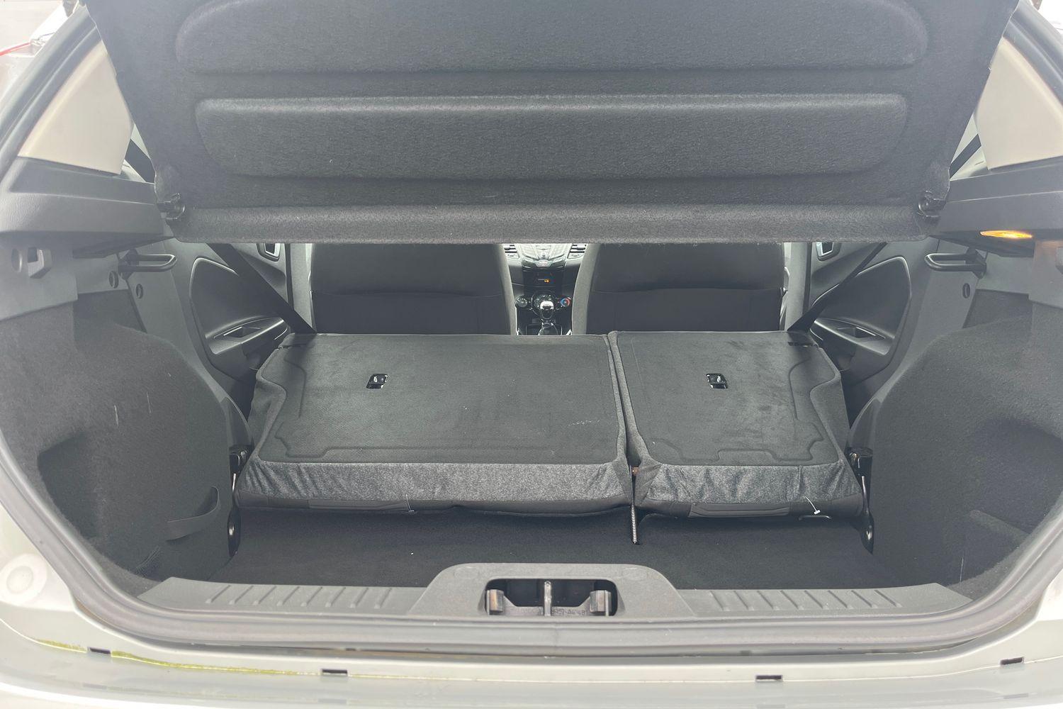 Ford FIESTA Photo 38
