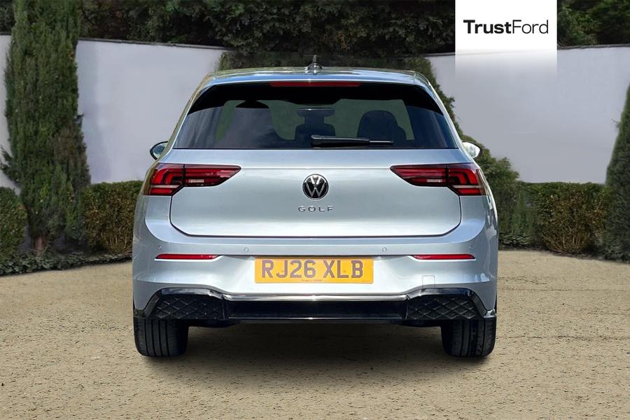 Volkswagen Golf Photo autoimg-27f387c6577a65aac926770d40be8ea3316dd2ee.jpg