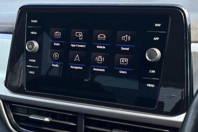 VOLKSWAGEN T-Roc Photo 29