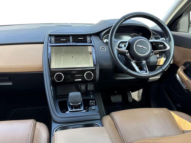 JAGUAR E-Pace Photo 11