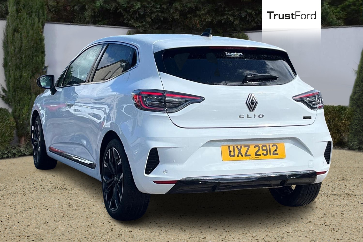 Renault CLIO Photo 1