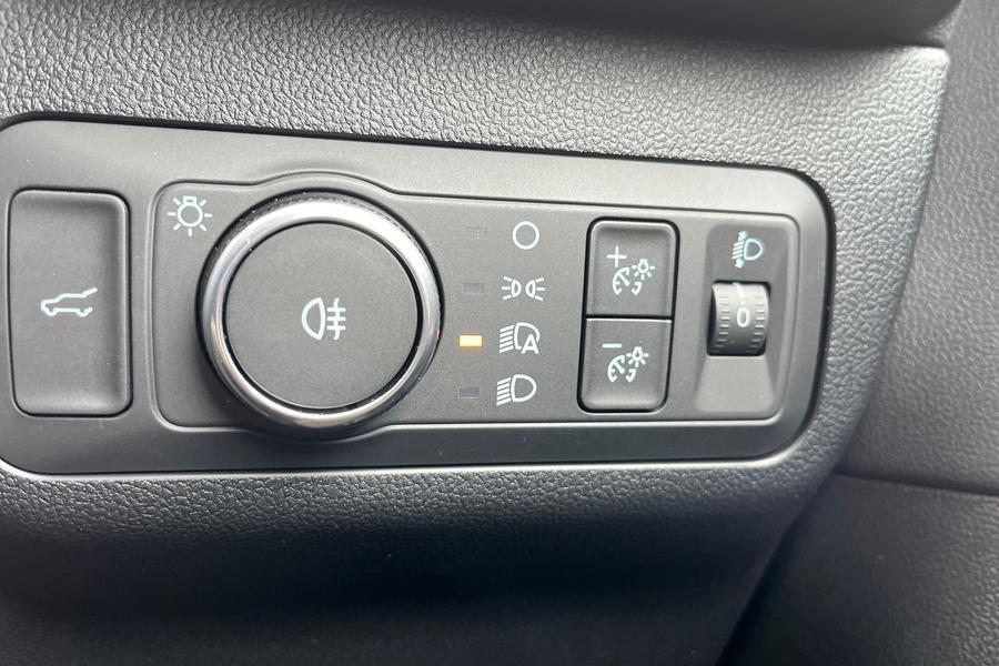 Ford Kuga Photo autoimg-27fcf8c11cc457f2099cdb05513edc724730fc6a.jpg
