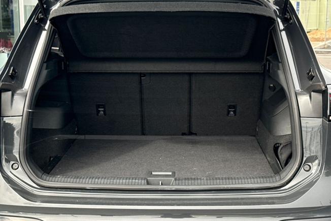 VOLKSWAGEN Tiguan Photo 12