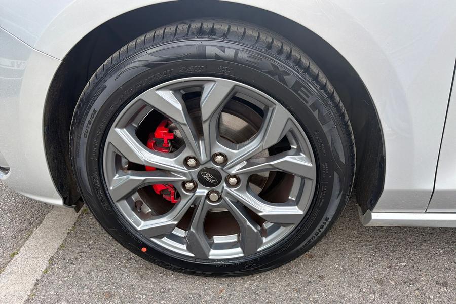 Ford FOCUS Photo autoimg-2806c06be31ab375046b8ffe13c31bcf4cc12372.jpg