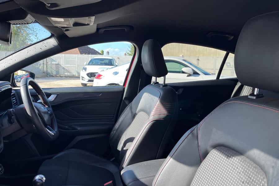 Ford FOCUS Photo autoimg-2808024aebe276018d25ff4d143d31f6f4aaa89e.jpg