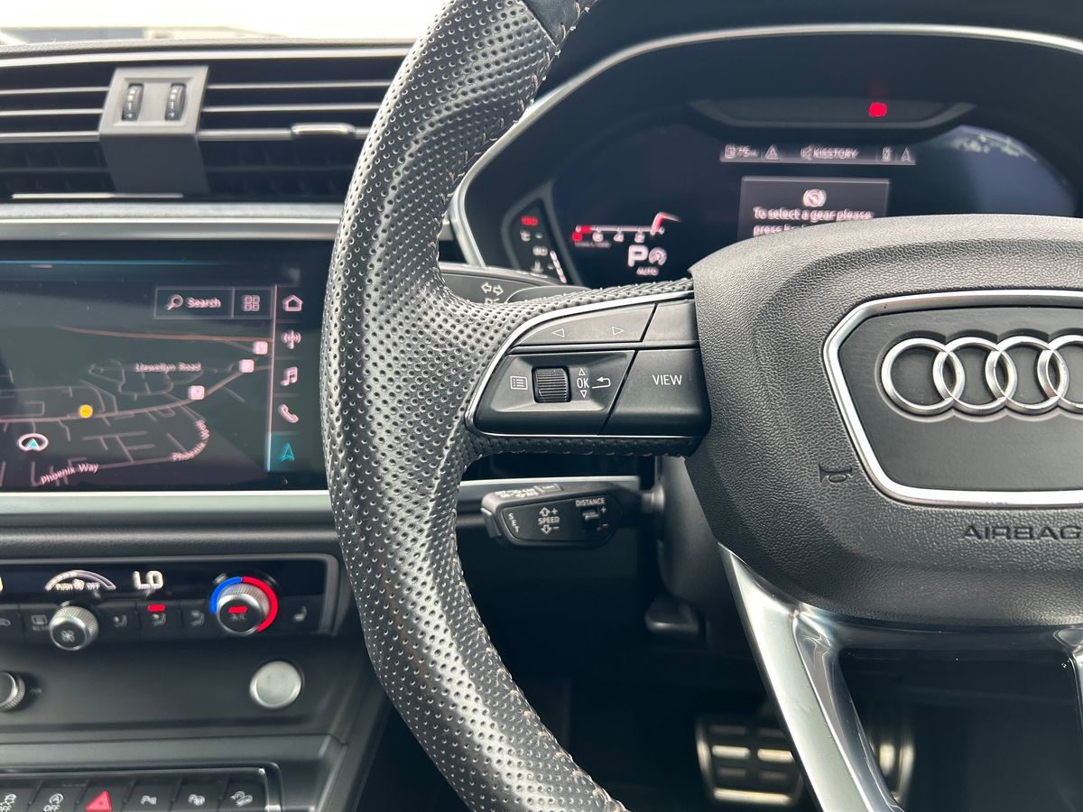 Audi Q3 Photo 14