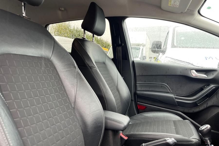 Ford FIESTA Photo autoimg-280b0dd972ada65e1ffe7a1bbc07b6eb5373d63d.jpg