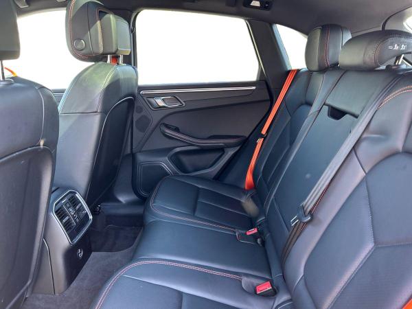 Porsche Macan Photo autoimg-280c69f4c4913022d1a404f9b6de23bafee07947.jpg