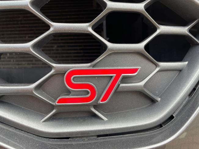 FORD Fiesta Photo 33