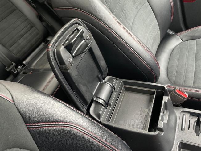 FORD Kuga Photo 44