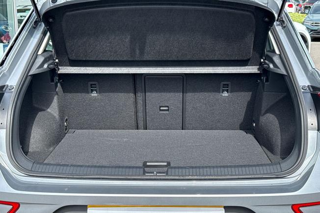 Volkswagen T-Roc Photo 12