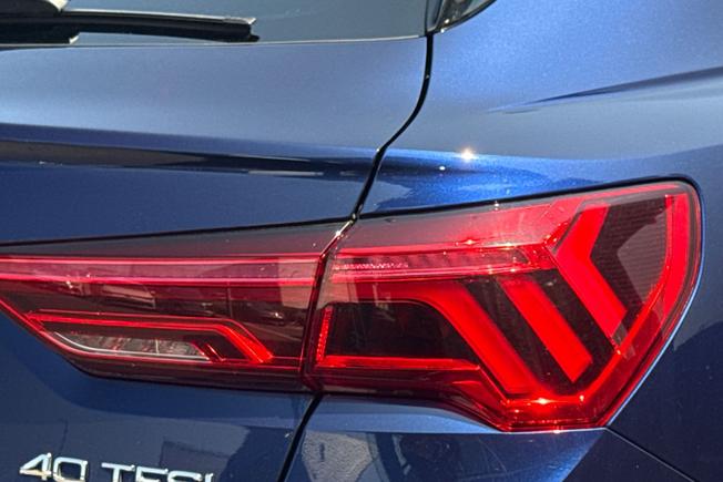 AUDI Q3 Photo 18