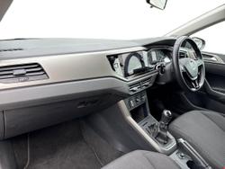 VOLKSWAGEN Polo Photo 2