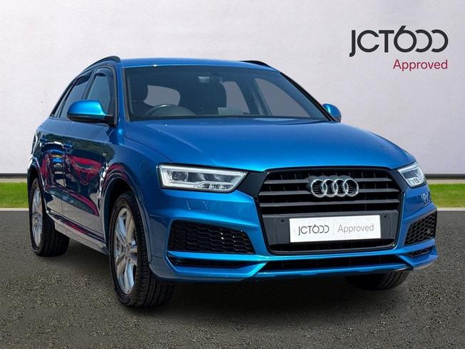 AUDI Q3 Photo 1