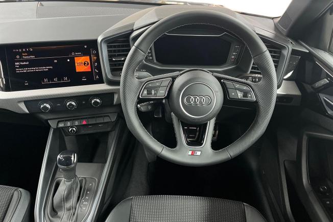AUDI  A1 Photo 11