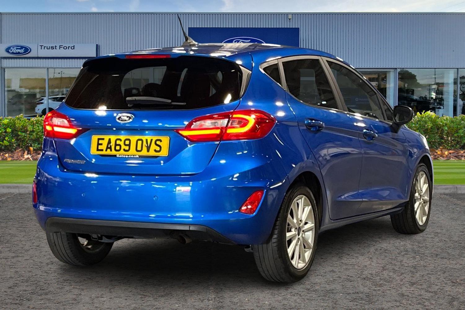 Ford FIESTA Photo 3