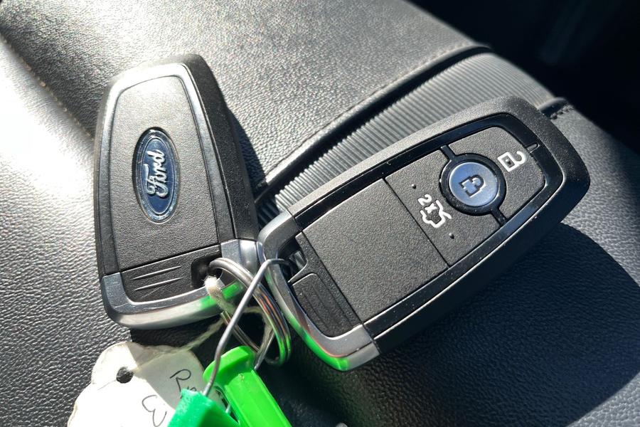Ford RANGER Photo autoimg-281e40e01d92933d3a7b3dceed7ff3e349fc1272.jpg