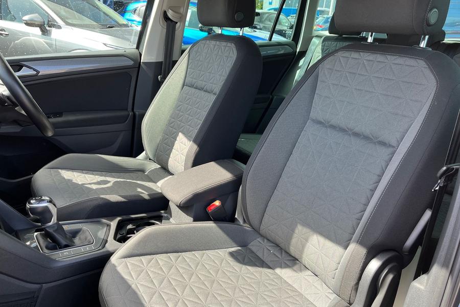 Volkswagen Tiguan Photo autoimg-281fef6396fffd294f5e70b25d87c1d452ed9827.jpg