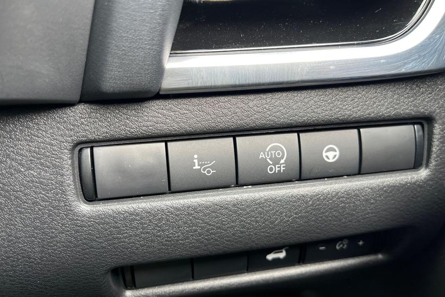 Nissan QASHQAI Photo autoimg-282006ac851efbb3f7f47ad3404feba523cfe3dd.jpg