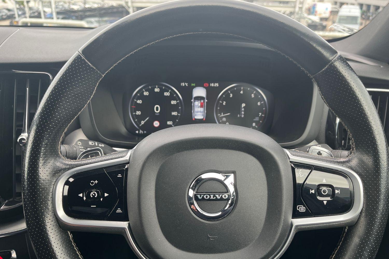 Volvo XC60 Photo 11