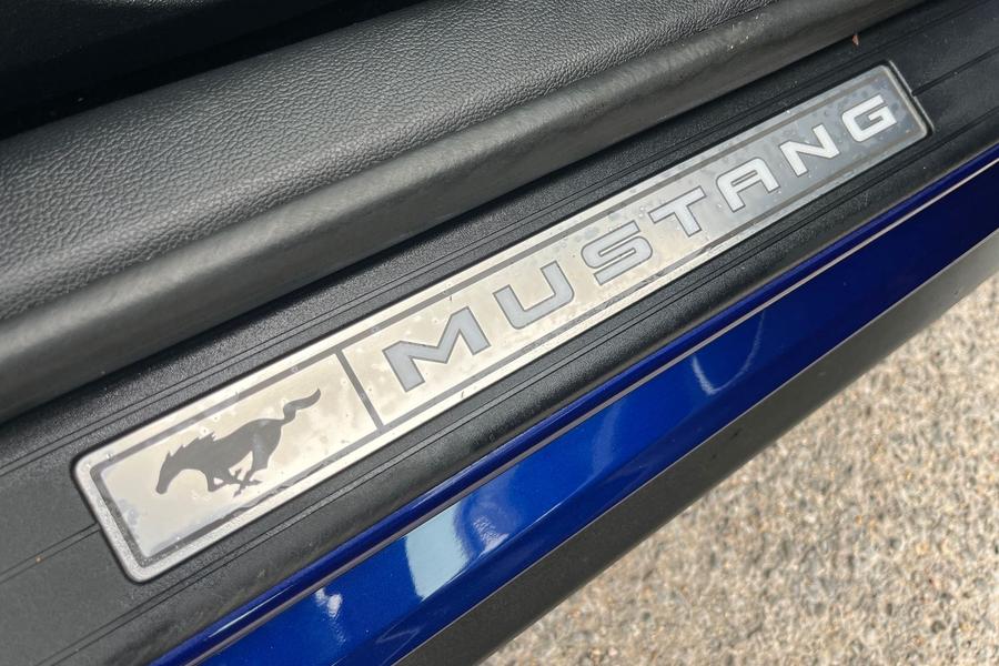 Ford MUSTANG Photo autoimg-2823e7d09b17dfb6f509dfbe6eeb5a18bd0f1036.jpg