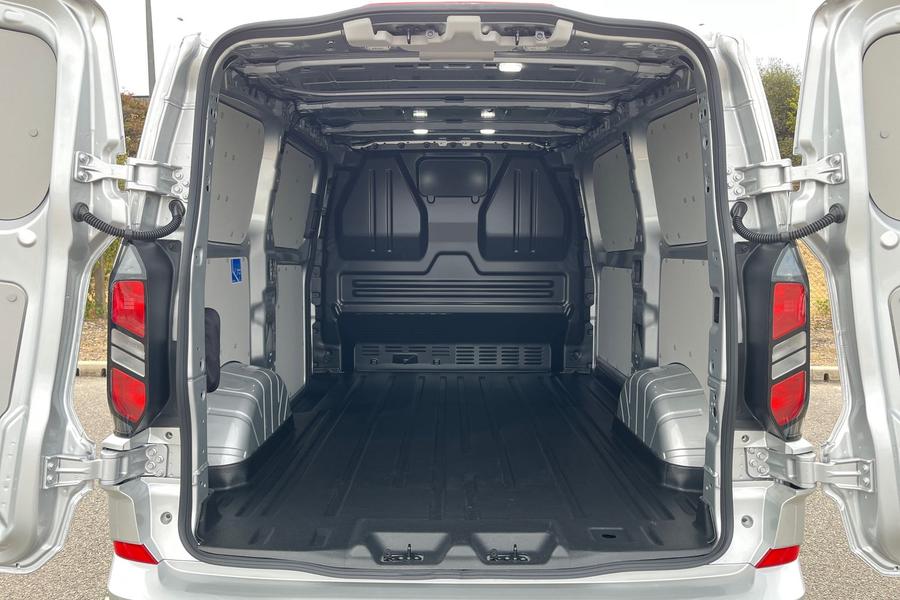 Ford Transit Custom Photo autoimg-282896dfc6a2567412d2b98420dfe56e5d874e26.jpg