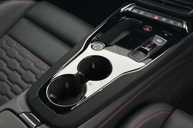 AUDI RS e-tron GT Photo 26