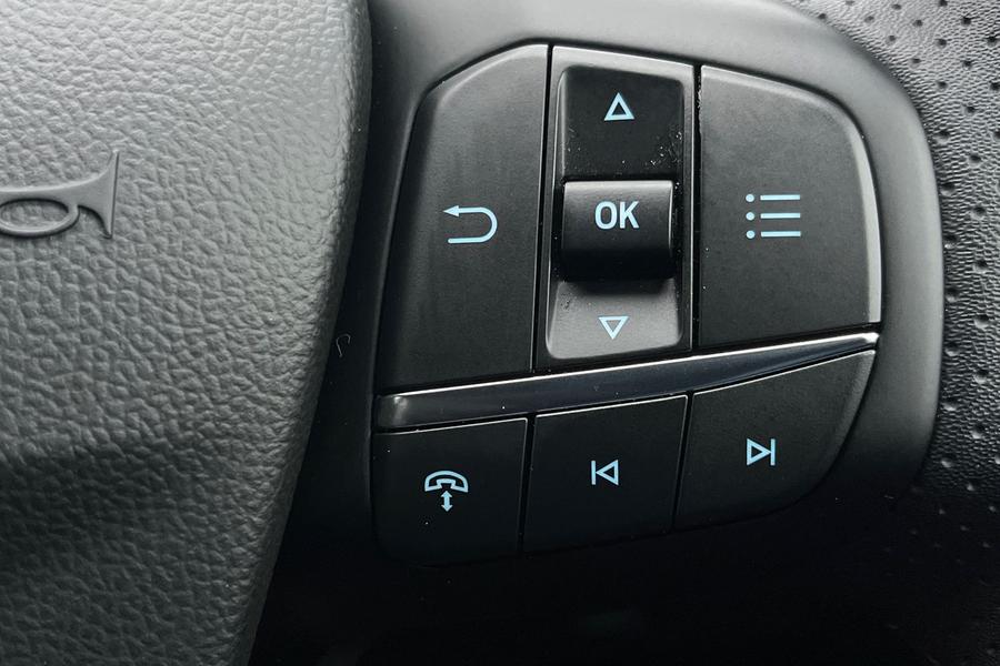 Ford KUGA Photo autoimg-282db5d1eb6b9aa15a5bb506c90642b224b653ca.jpg
