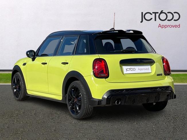 MINI Hatch Photo 3