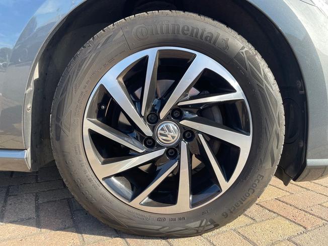 VOLKSWAGEN Golf Photo 5