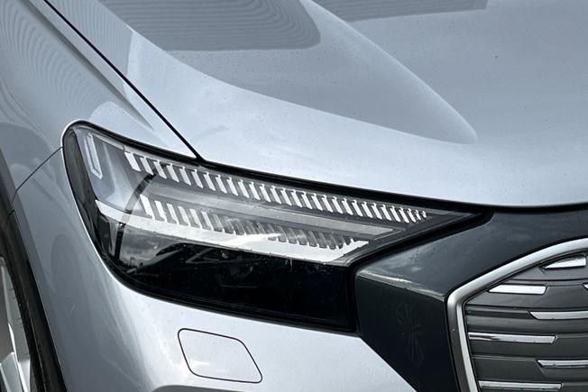 AUDI Q4 Photo 19