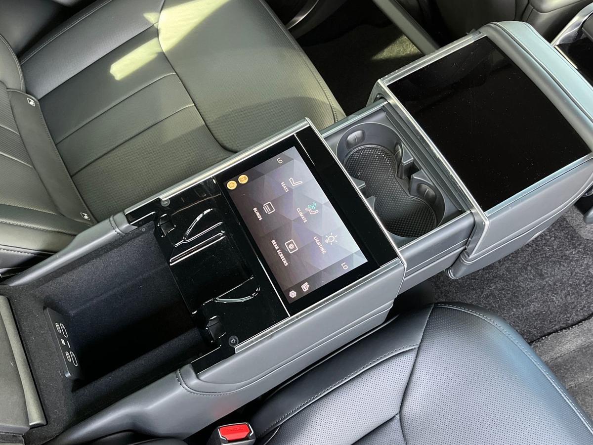 Land Rover Range Rover Photo autoimg-28418c994bfb81f04f338c01ac08953962678662.jpg
