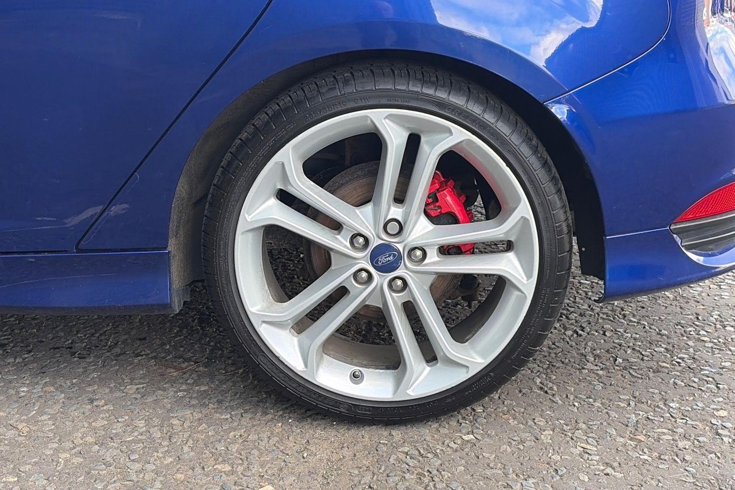 Ford Focus Photo 7
