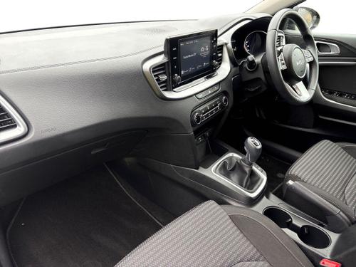 Kia XCEED Photo autoimg-28445b52bd22db0fa02e71091f190855bda044b8.jpg
