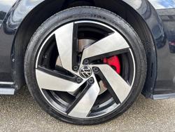 VOLKSWAGEN Golf Photo 5