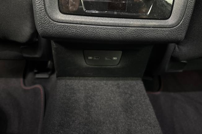 VOLKSWAGEN Golf Photo 25
