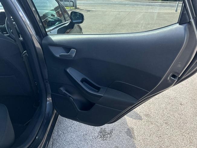 FORD Fiesta Photo 40