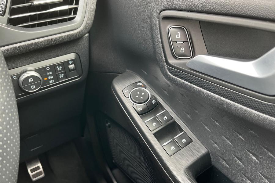 Ford KUGA Photo autoimg-2850b67f4ad8dbb484af2ae95149fb3765cdc059.jpg