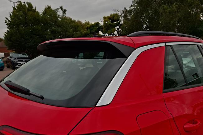 VOLKSWAGEN T-Roc Photo 22