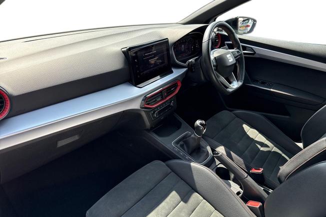 SEAT Ibiza Photo 2