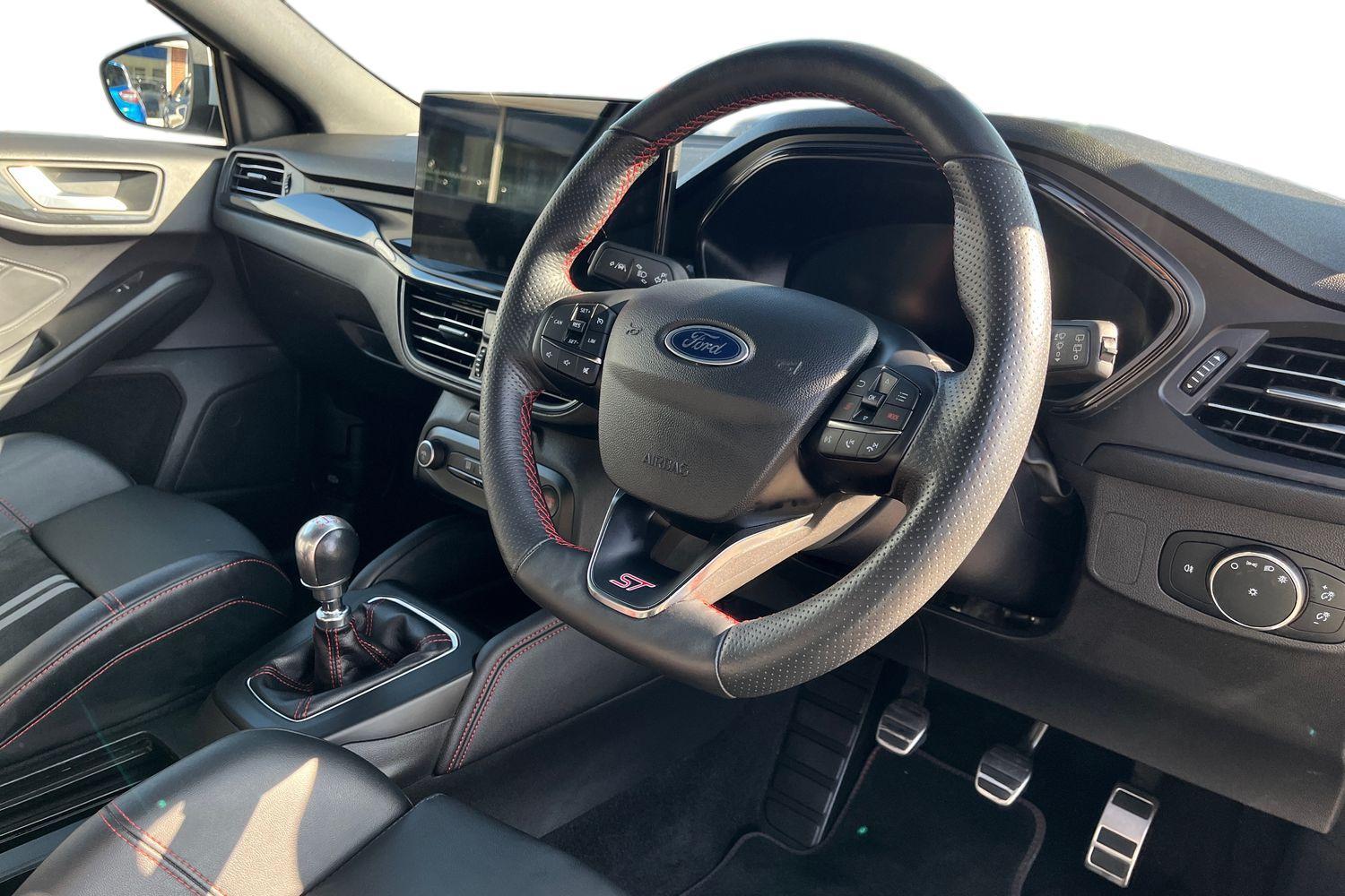 Ford FOCUS Photo 8