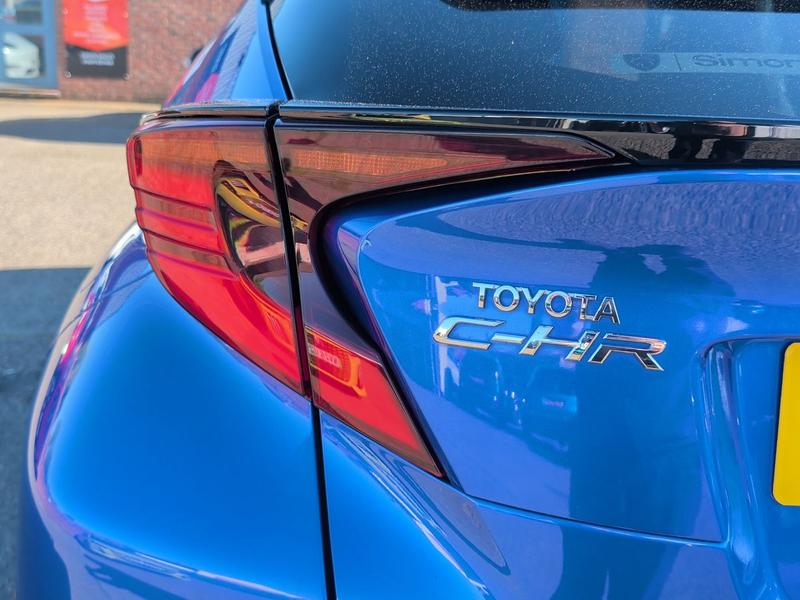 Used Toyota C-HR VE69XEA 28