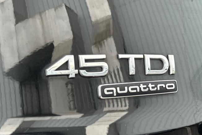 AUDI Q7 Photo 26