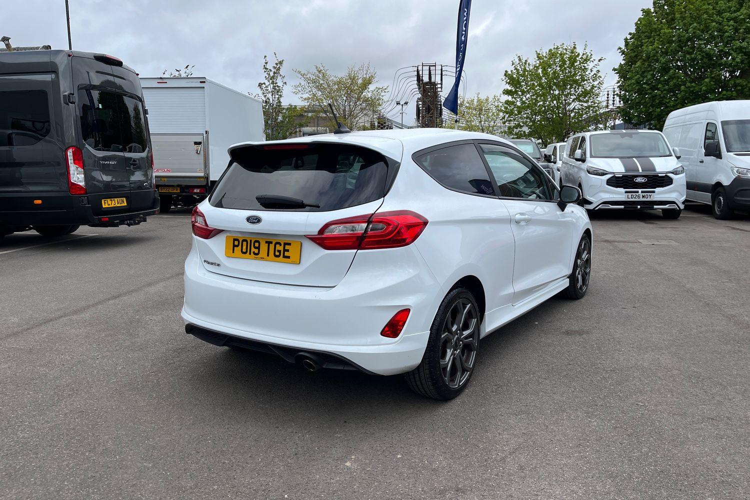 Ford Fiesta Photo 34