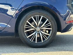 VOLKSWAGEN Golf Photo 5