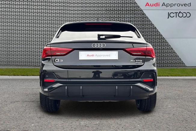Audi Q3 Photo 8