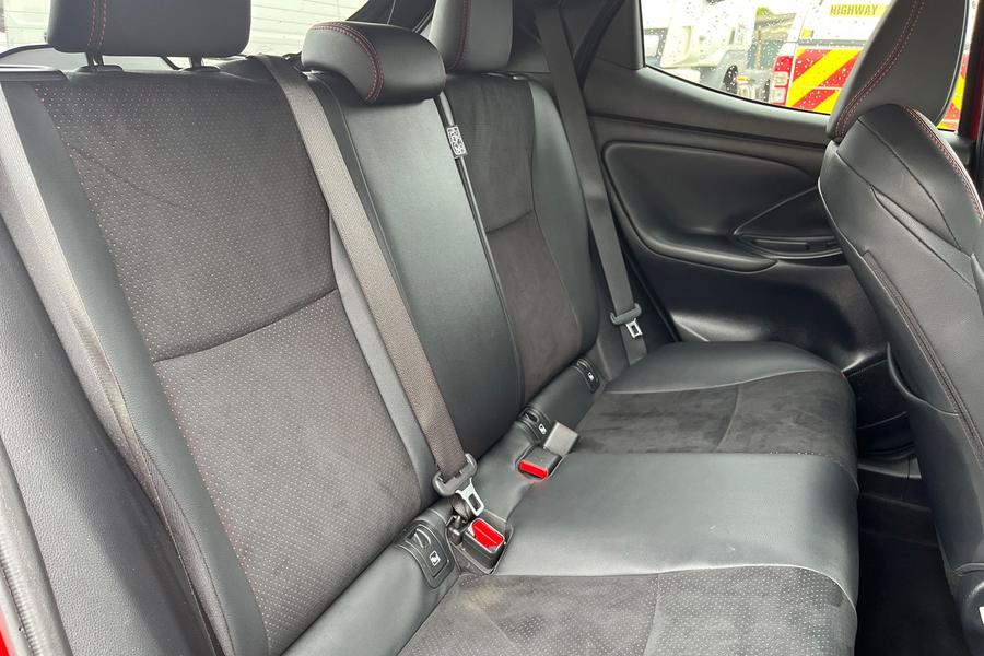 Toyota YARIS Photo autoimg-287341656ec25989507365c318aaf8b34311752b.jpg
