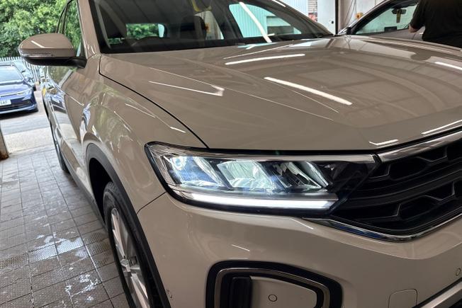 VOLKSWAGEN T-Roc Photo 19