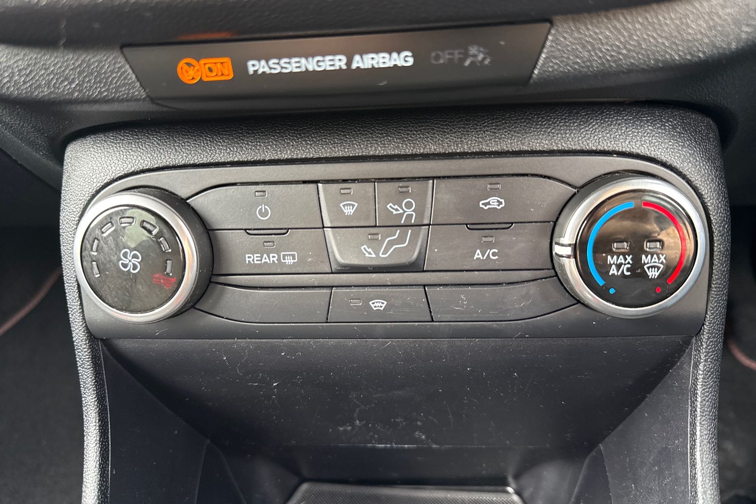 Ford Fiesta Photo 32